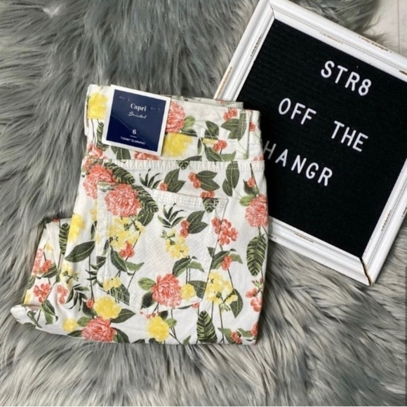 NWT Charter Club floral print bristol capris new with tags - Picture 3 of 3